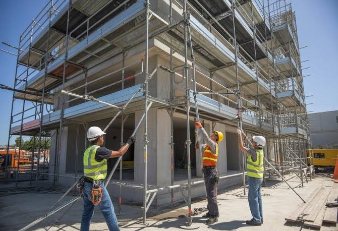 Scaffolding structure for industrial work